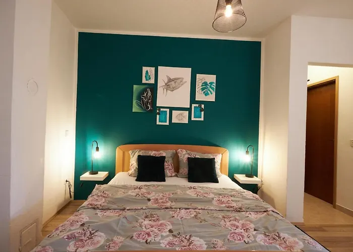 Apartment Green