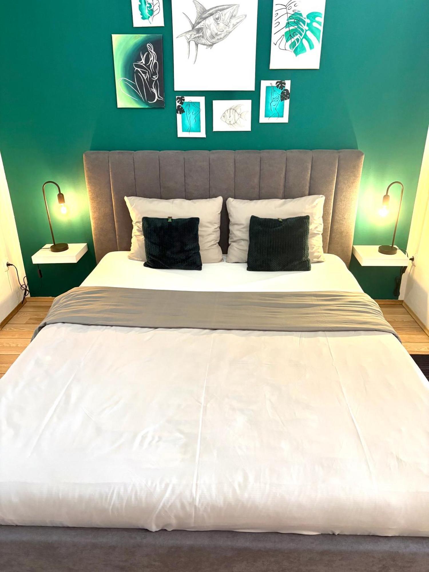 Apartment Green
